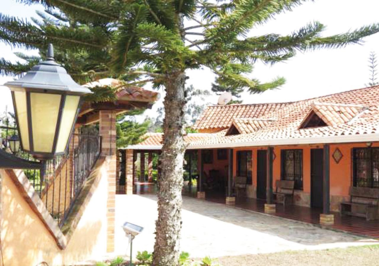 Hotel Cristo Rey Campestre Los Santos  Buitenkant foto